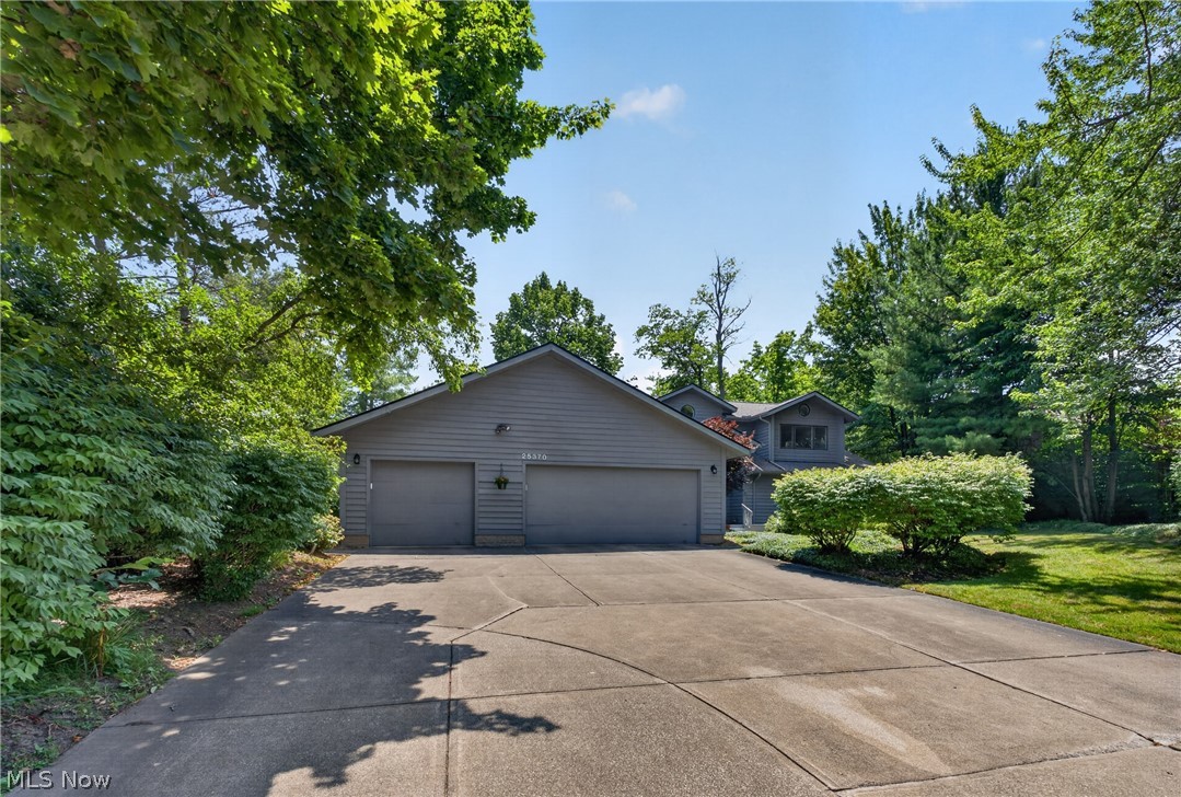 25370 Letchworth Road Beachwood, OH 44122 - Photo 4 of 43
