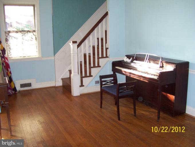71 Northship Road Baltimore, MD 21222 - Photo 10 of 10 Living Room