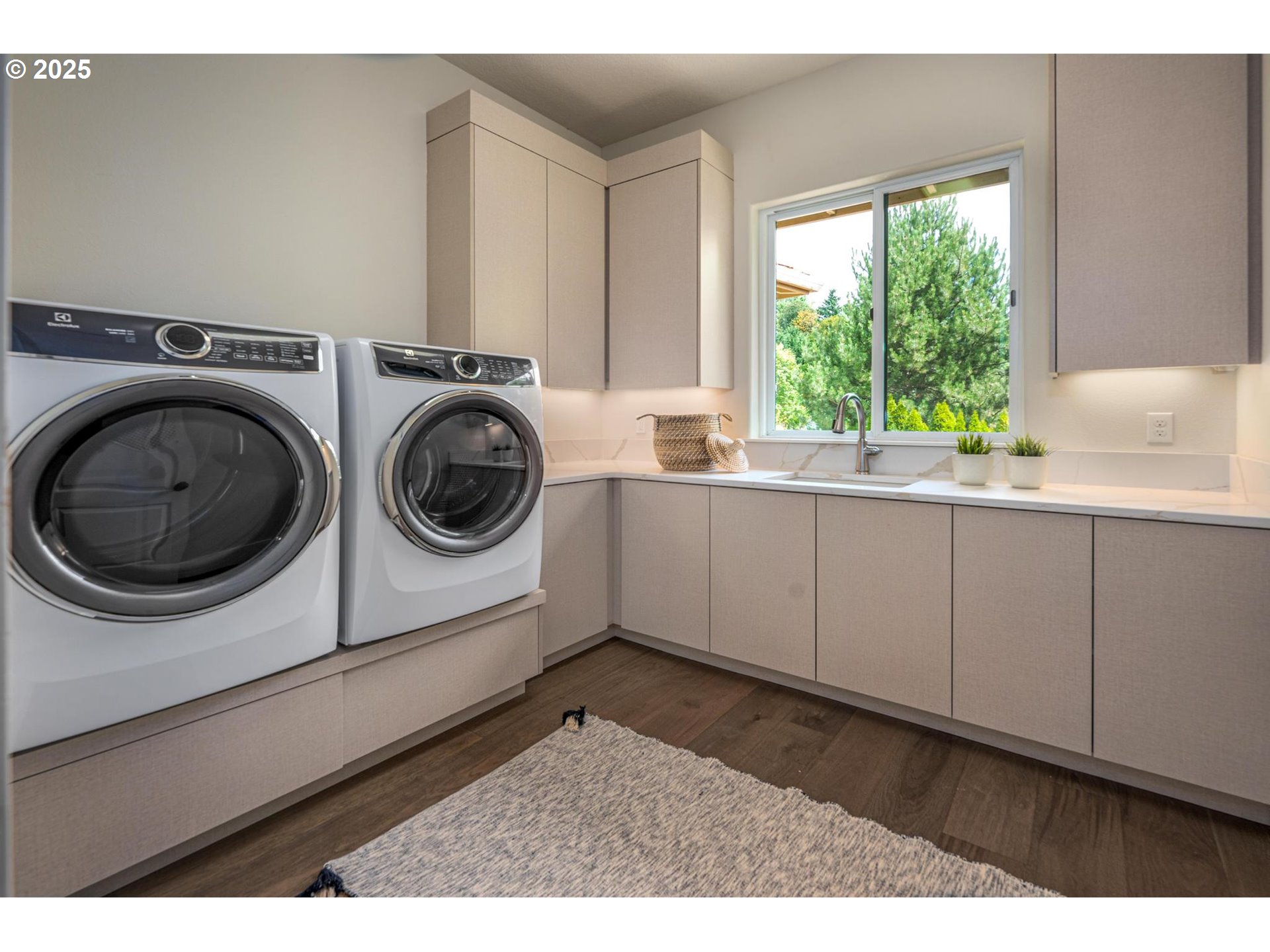 10005 Northwest Thompson Road Portland, OR 97229 - Photo 26 of 37 Gallery Image 26