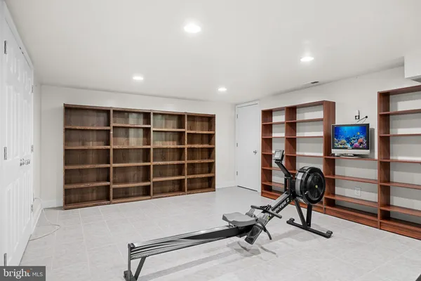 $700,000 | 129 Plum Street, Moorestown, NJ 08057