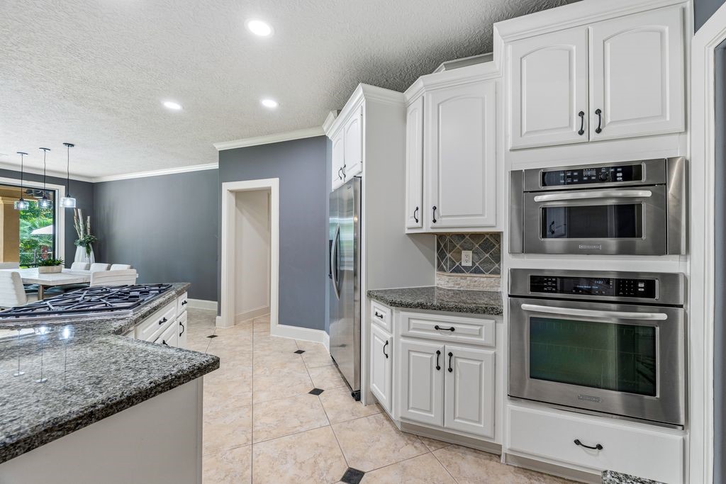 27722 Tiverton Court Spring, TX 77386 - Photo 11 of 33