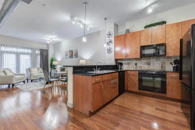 $2,250 | 1901 Post Oak Boulevard, Unit 1106, Houston, TX 77056