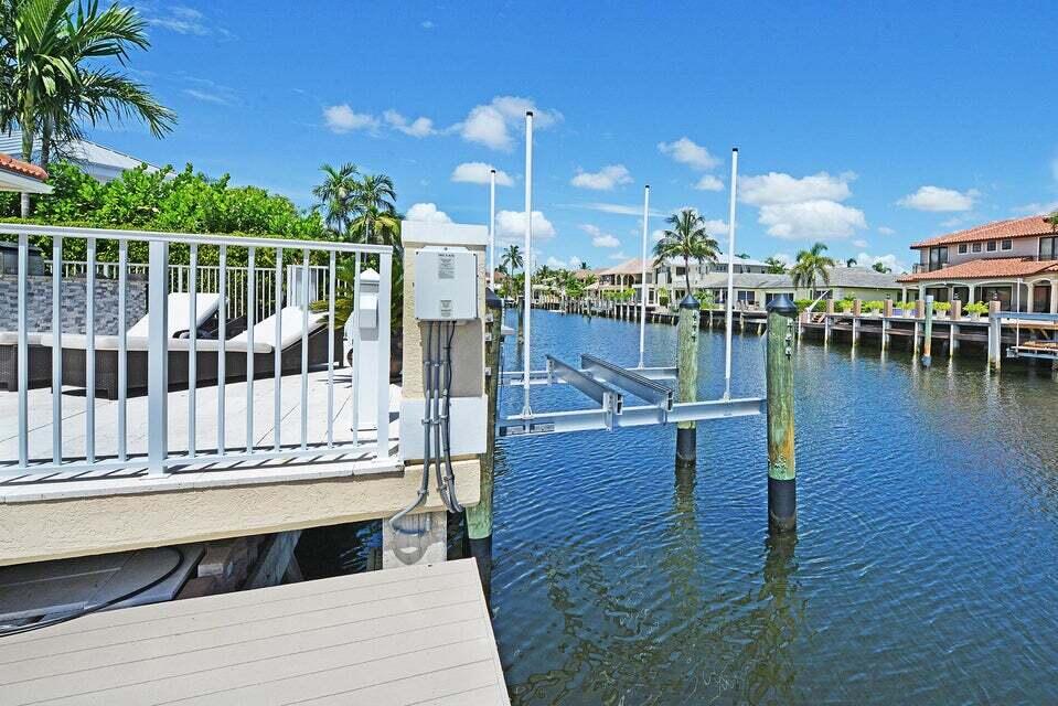 885 Northeast Mulberry Drive Boca Raton, FL 33487 - Photo 27 of 29 885 NE Mulberry Boat Lift