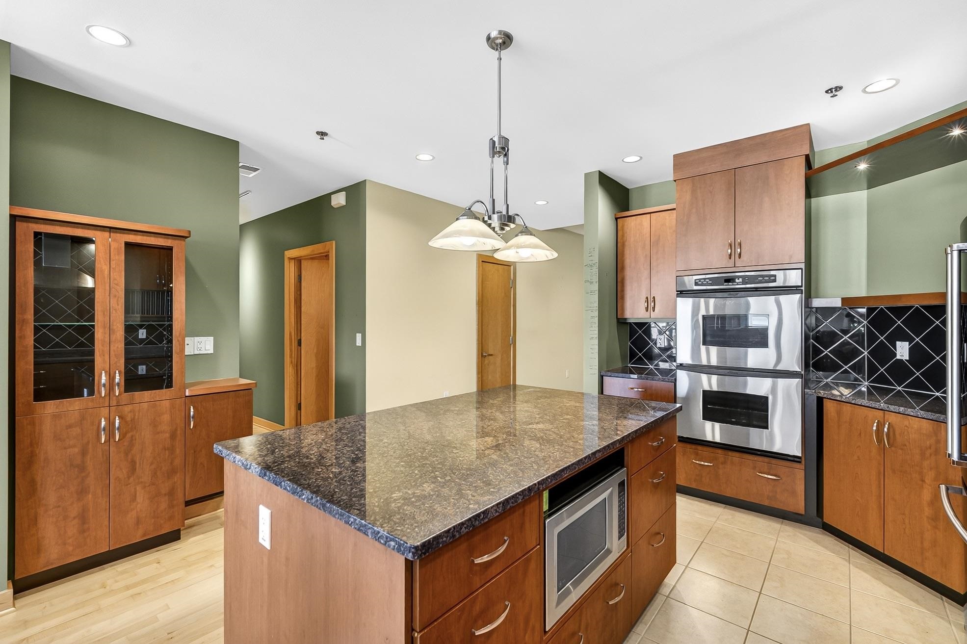125 North Hamilton Street, Unit 806 Madison, WI 53703 - Photo 43 of 50