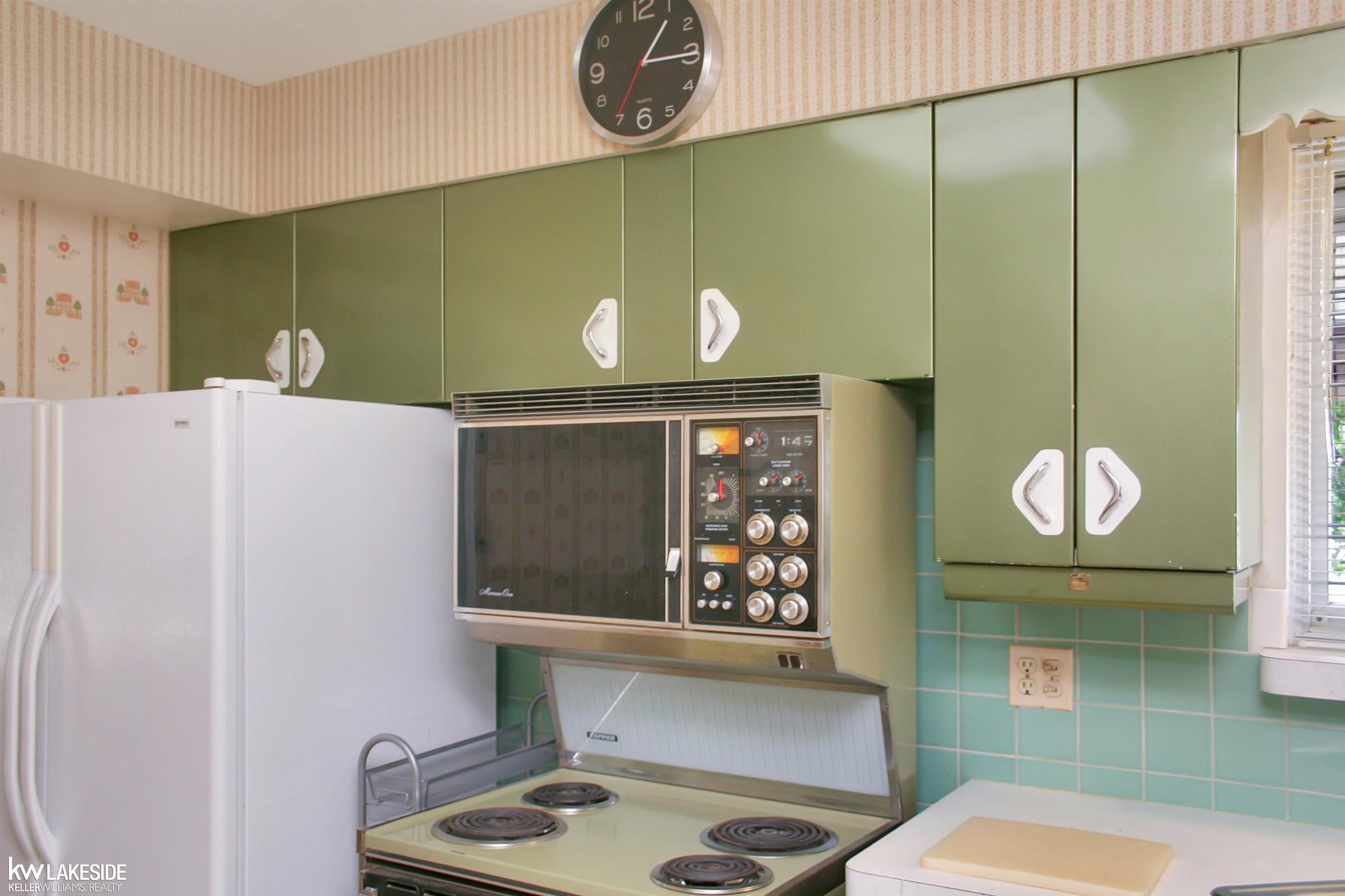 1700 Hampton Road Mount Clemens, MI 48043 - Photo 12 of 25 Gallery Image 12