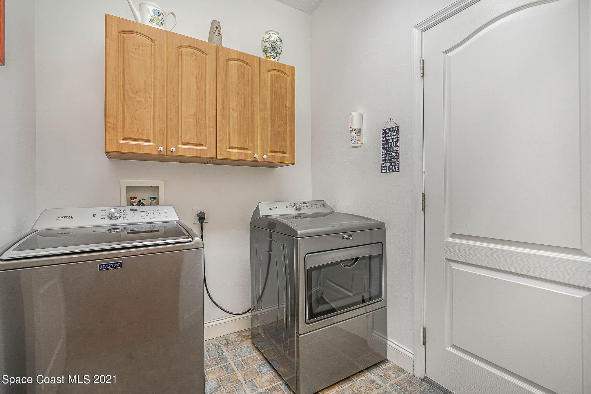 5080 Craig Road Cocoa, FL 32926 - Photo 20 of 41 a utility room with dryer and washer