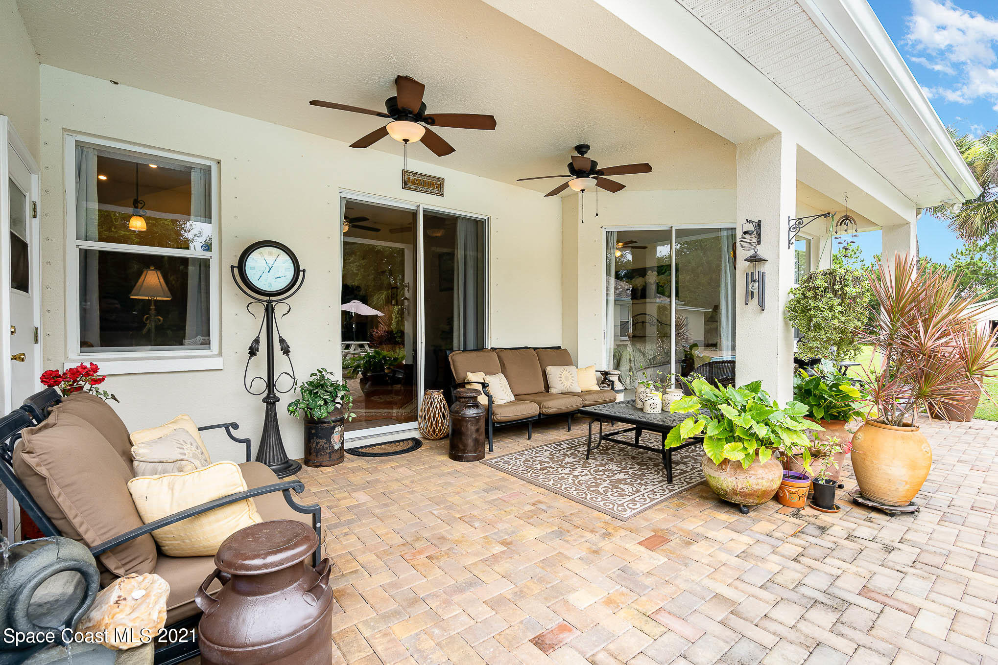 5080 Craig Road Cocoa, FL 32926 - Photo 21 of 41 a living room filled with furniture