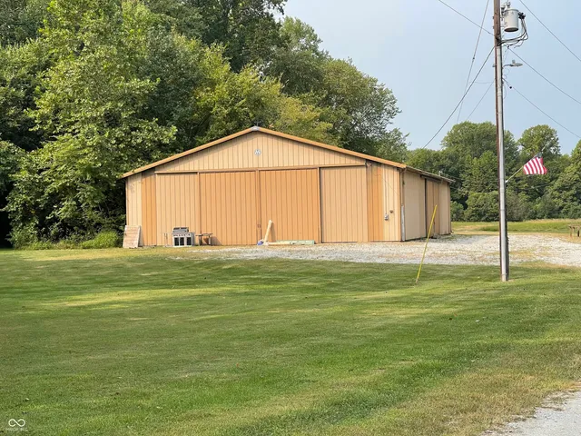 $1,300,000 | 5325 Highway 59, Brazil, IN 47834