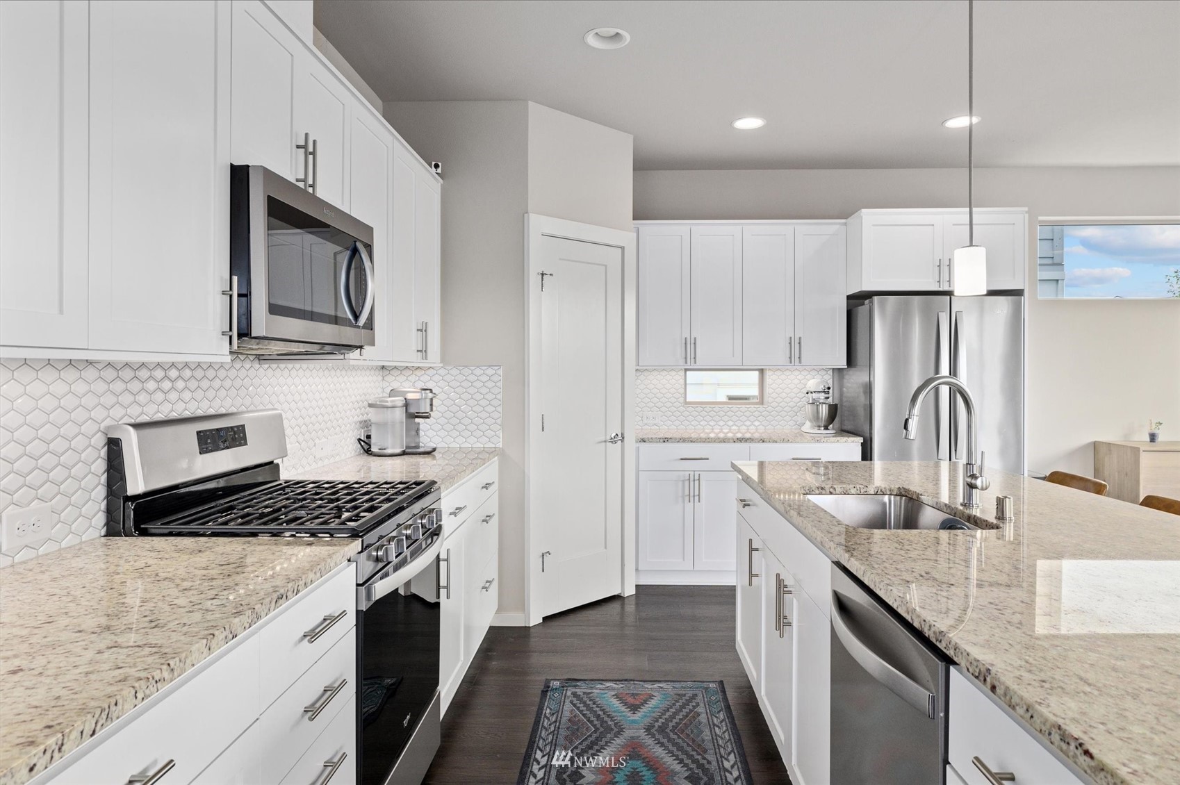225 Southwest 96th Lane Seattle, WA 98106 - Photo 14 of 40 Gallery Image 14