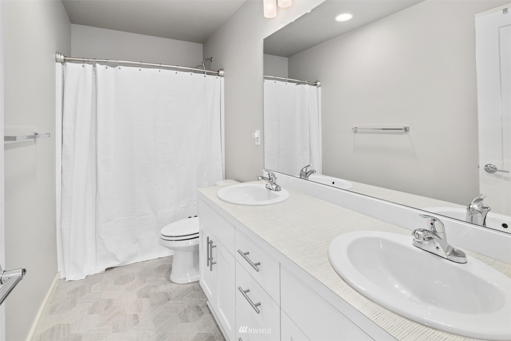 225 Southwest 96th Lane Seattle, WA 98106 - Photo 32 of 40 Gallery Image 32