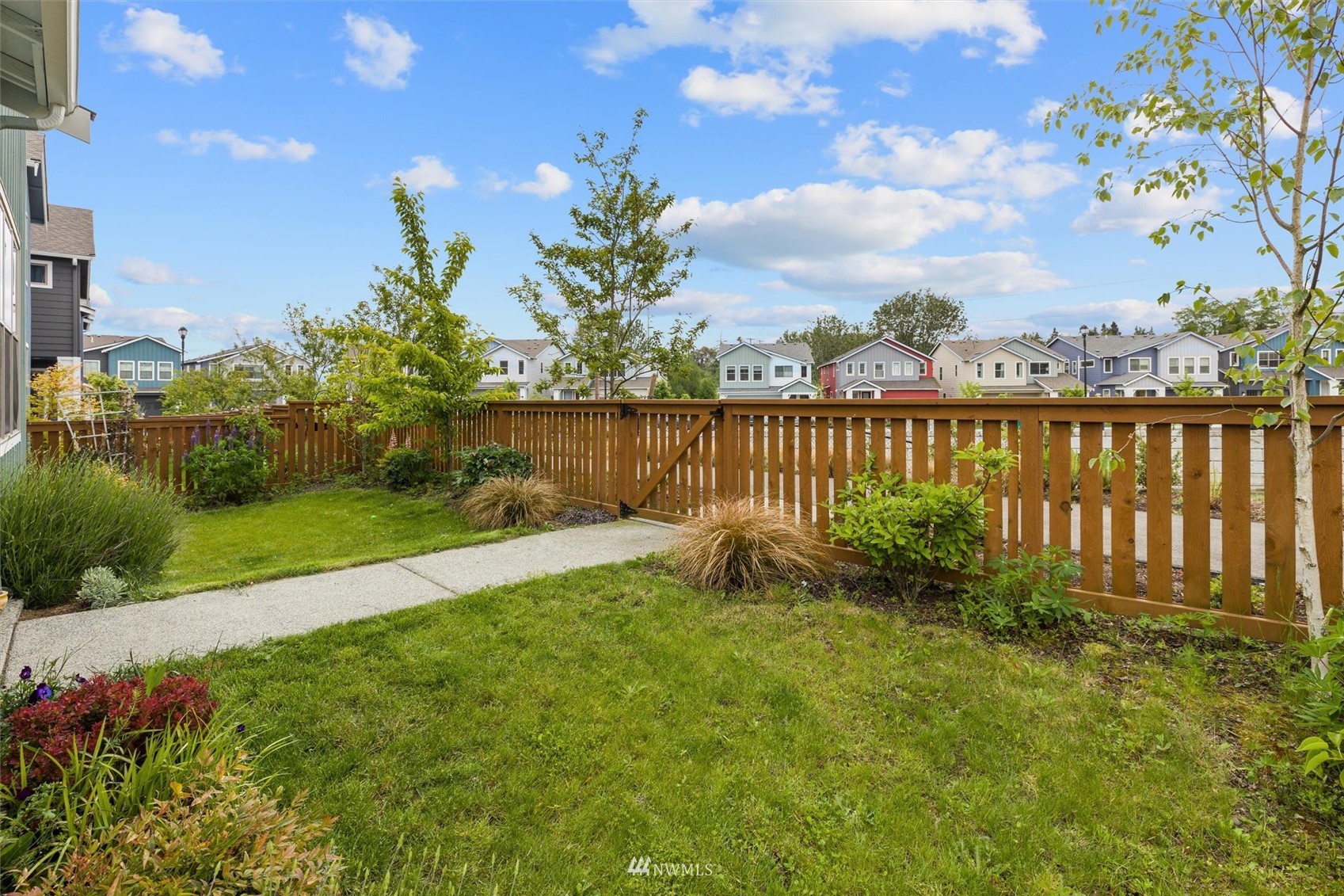 225 Southwest 96th Lane Seattle, WA 98106 - Photo 40 of 40 Gallery Image 40