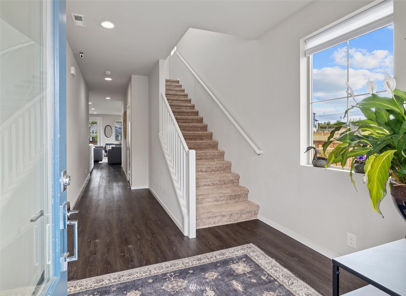 225 Southwest 96th Lane Seattle, WA 98106 - Photo 4 of 40 Gallery Image 4