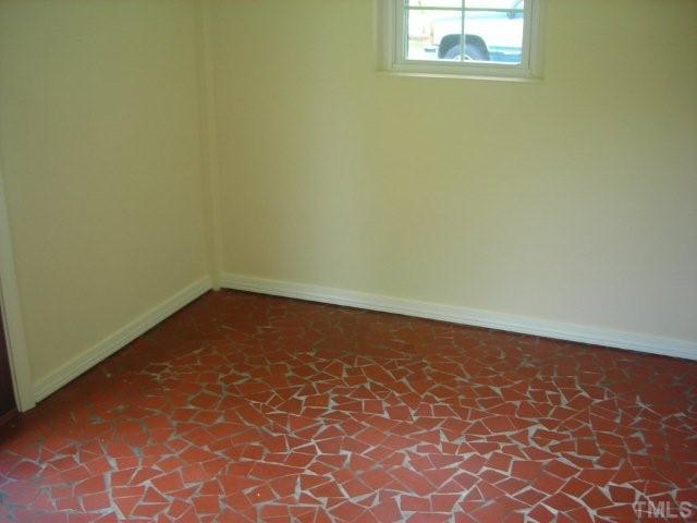 975 Oxford Road Roxboro, NC 27573 - Photo 5 of 9