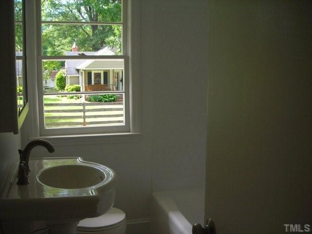 975 Oxford Road Roxboro, NC 27573 - Photo 7 of 9