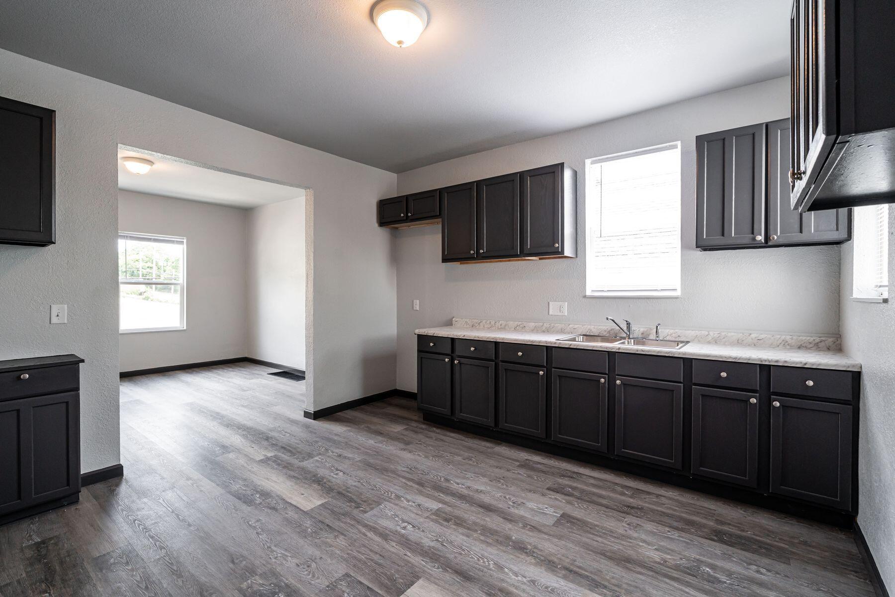 547 North 25th Street Milwaukee, WI 53233 - Photo 5 of 27 Updated Kitchen