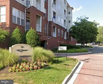 $445,000 | 801 South Greenbrier Street, Unit 215, Arlington, VA 22204