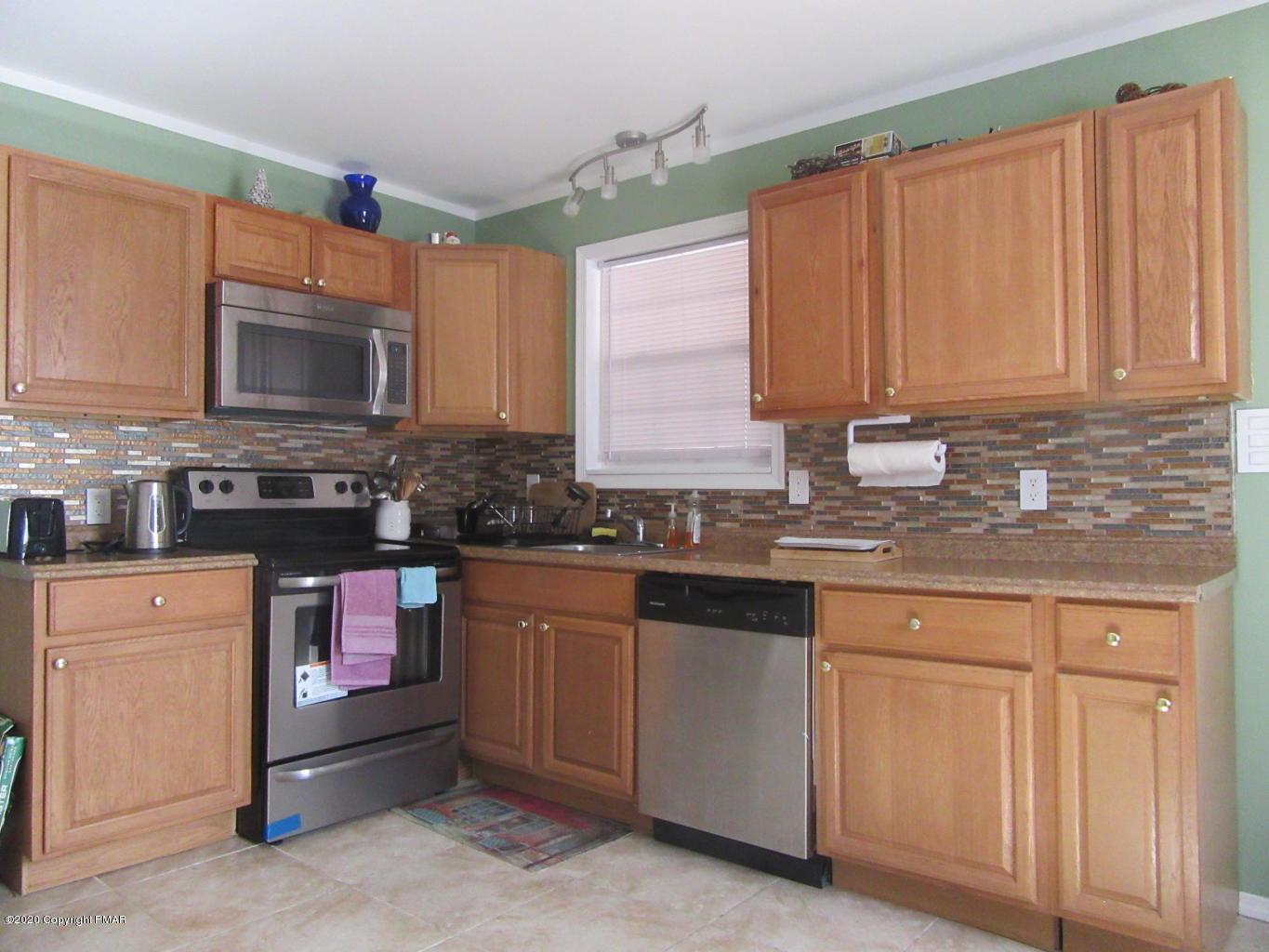 407 Leander Road East Stroudsburg, PA 18302 - Photo 7 of 40 20200116151848416521000000-o