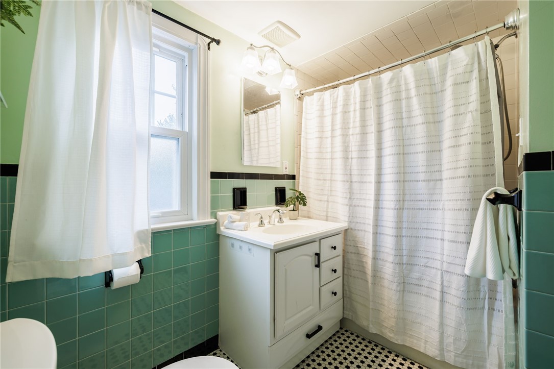 98 Wimbledon Road Irondequoit, NY 14617 - Photo 29 of 38