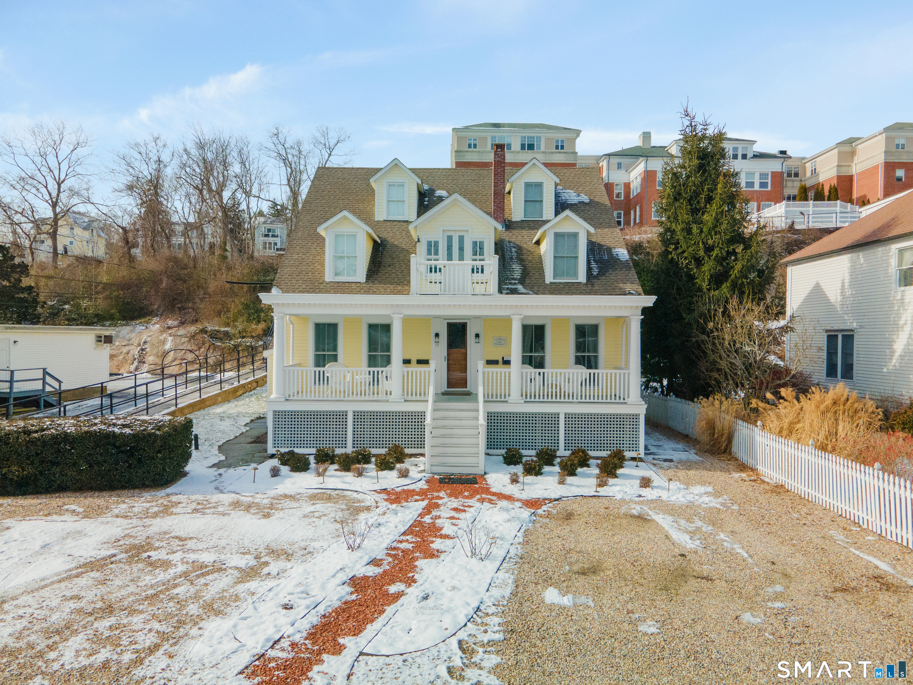 19 Pearl Street Groton, CT 06355 - Photo 11 of 39