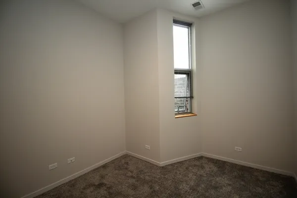 $3,400 | 1540 West Fullerton Avenue, Unit 206, Chicago, IL 60614