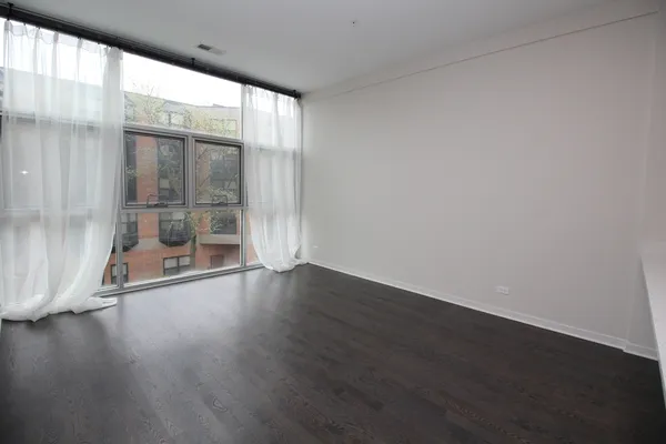 $3,400 | 1540 West Fullerton Avenue, Unit 206, Chicago, IL 60614