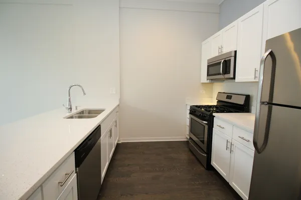 $3,400 | 1540 West Fullerton Avenue, Unit 206, Chicago, IL 60614