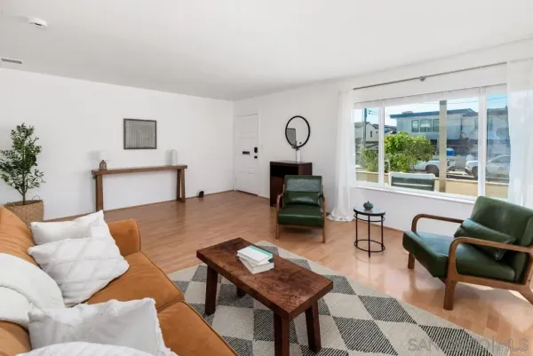 $7,500 | 201 4th Street, Unit A, Encinitas, CA 92024