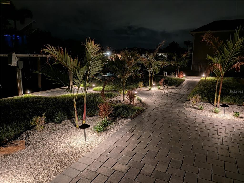 710 Albee Road West Nokomis, FL 34275 - Photo 7 of 32 Gallery Image 7