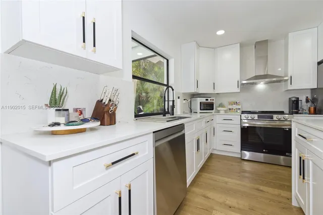 $820,000 | 10395 Northwest 42nd Drive, Coral Springs, FL 33065