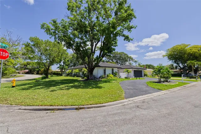 $820,000 | 10395 Northwest 42nd Drive, Coral Springs, FL 33065