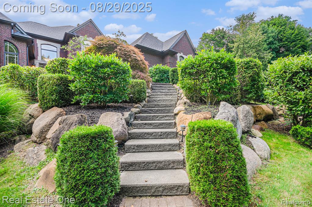 6040 North Rochester Road Rochester Hills, MI 48306 - Photo 4 of 45