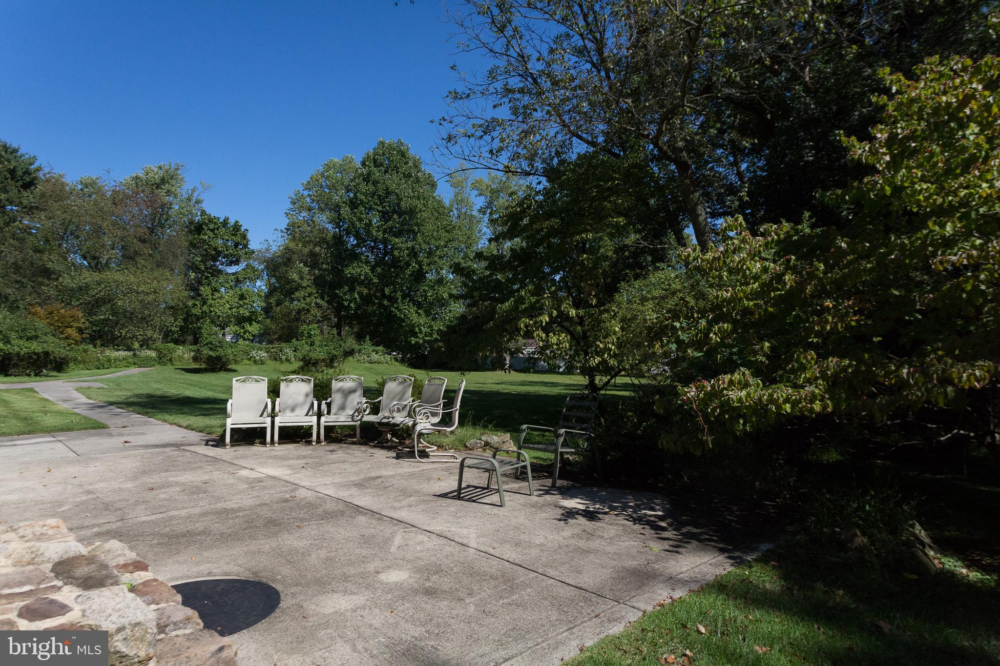 101 Centennial Road Warminster, PA 18974 - Photo 41 of 44 Side yard