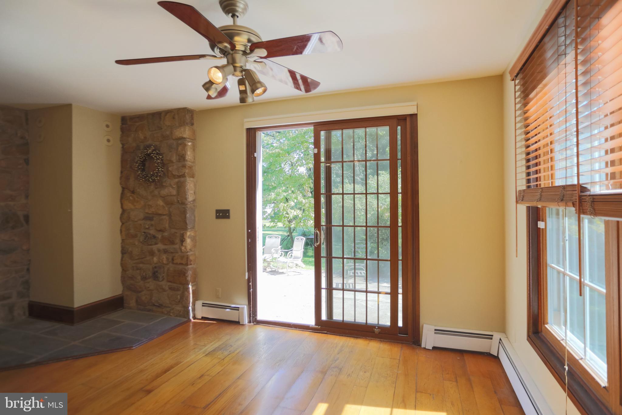 101 Centennial Road Warminster, PA 18974 - Photo 9 of 44 Dining area