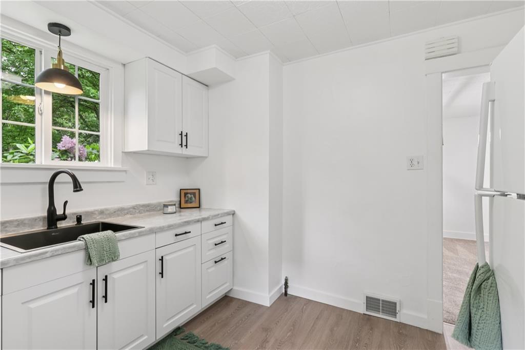 1571 Baldwick Road Pittsburgh, PA 15205 - Photo 13 of 47 Gallery Image 13