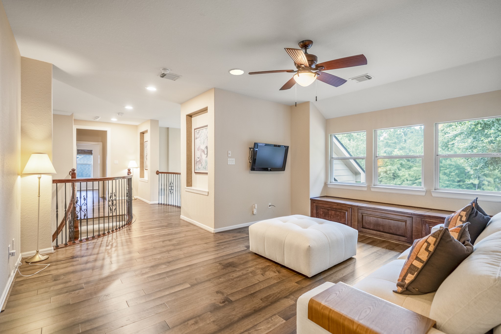 67 North Pentenwell Circle Spring, TX 77382 - Photo 30 of 50 a living room with furniture and a large window