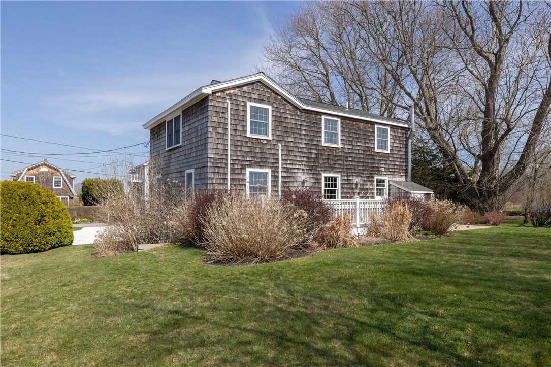 8 Pasadena Avenue Westerly, RI 02891 - Photo 35 of 46