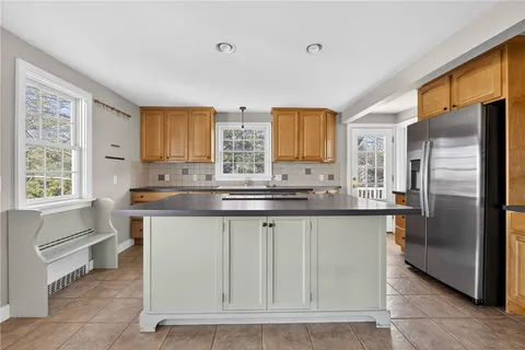 $1,750,000 | 8 Pasadena Avenue, Westerly, RI 02891