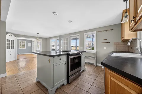 $1,750,000 | 8 Pasadena Avenue, Westerly, RI 02891