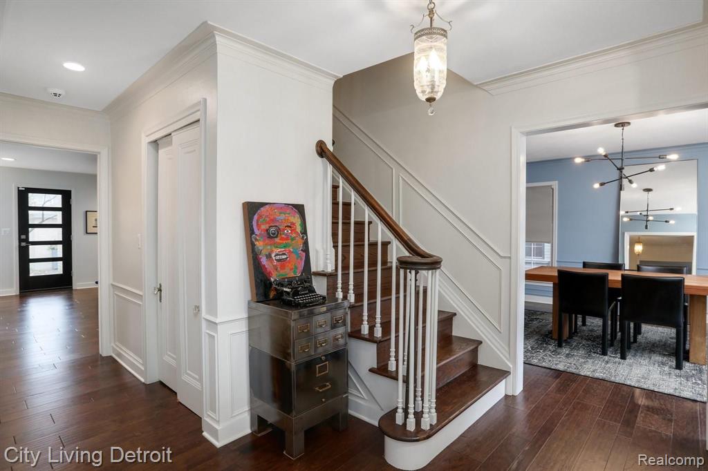 19635 Renfrew Road Detroit, MI 48221 - Photo 2 of 42