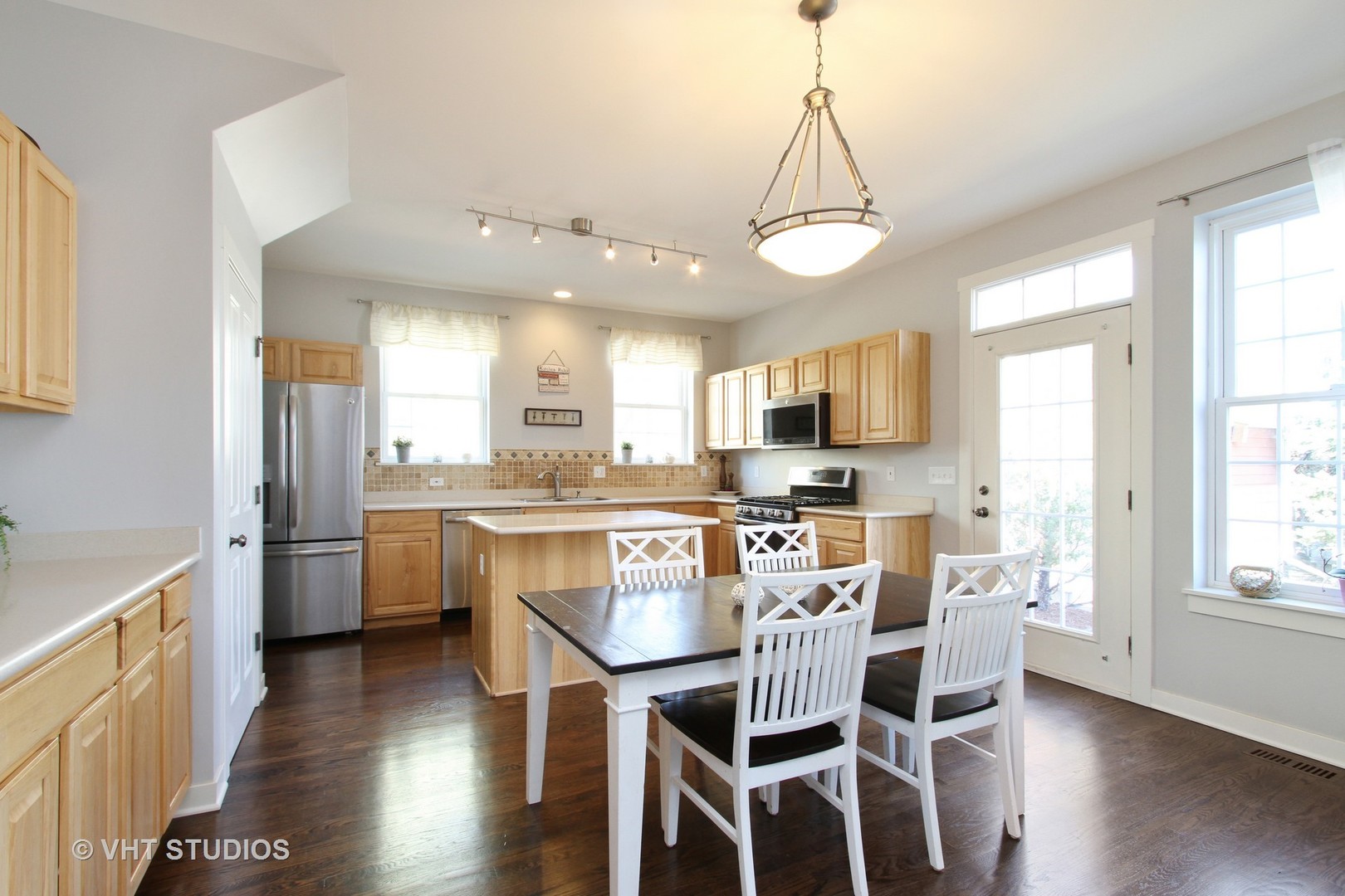 1438 Thimbleweed Road Grayslake, IL 60030 - Photo 5 of 23