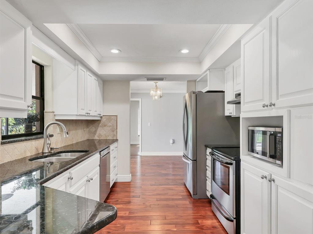 3927 Desoto Road Sarasota, FL 34243 - Photo 24 of 67
