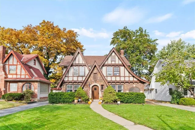 $522,500 | 1212 West 72 Street, Kansas City, MO 64114