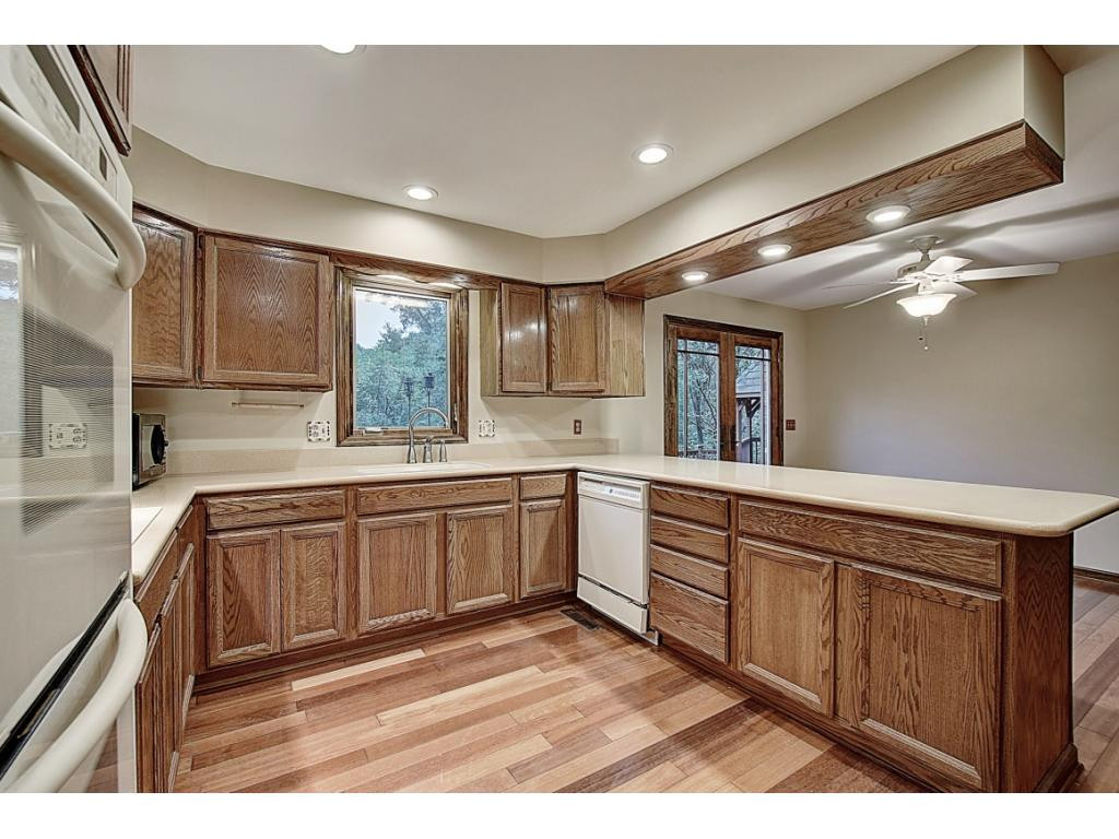 3 Rambling Circle Johnson City, TN 37604 - Photo 8 of 32 Spacious Kitchen