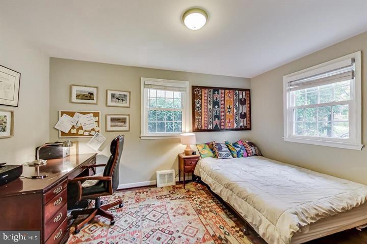9408 Byeforde Road Kensington, MD 20895 - Photo 9 of 48