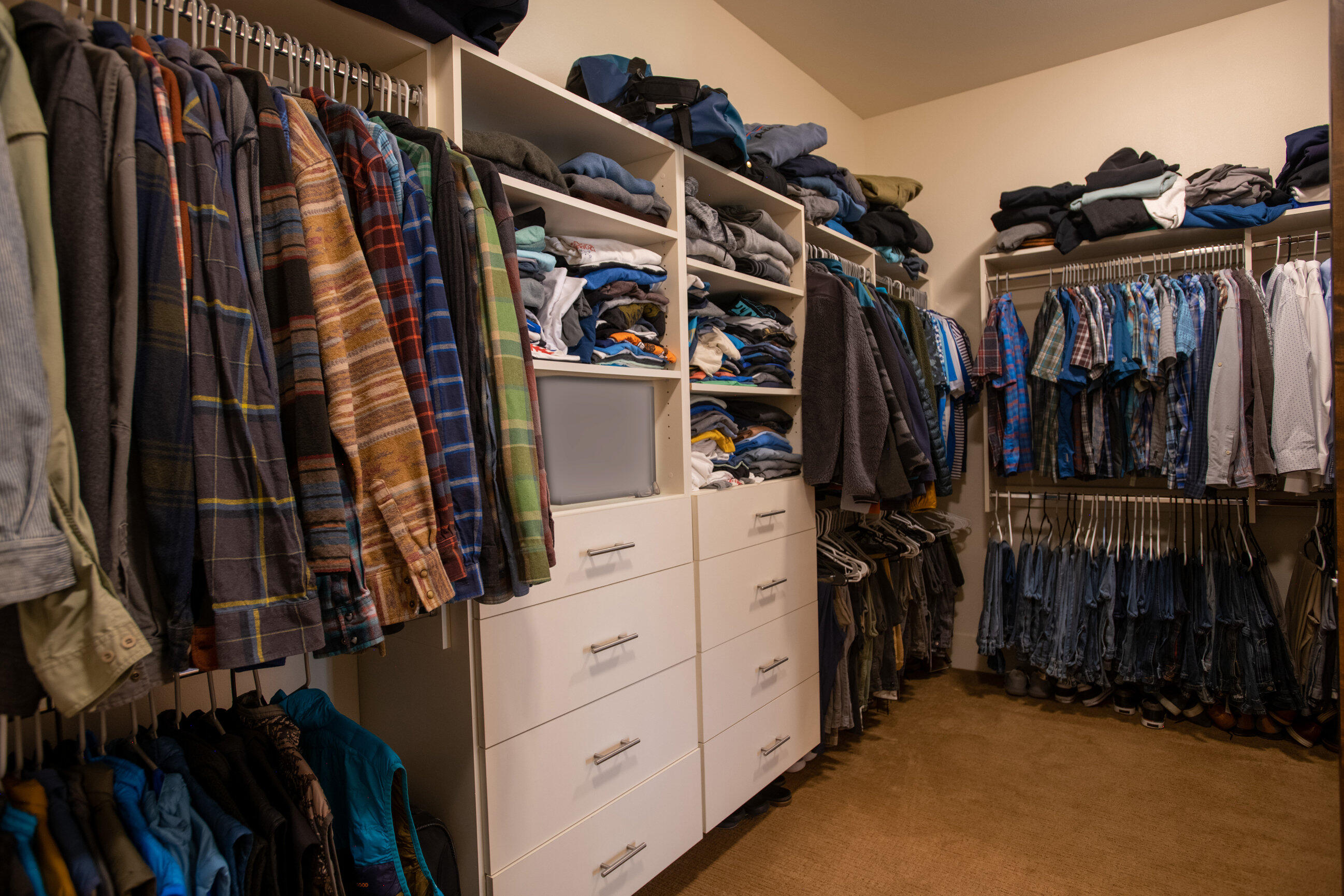 61358 Triple Knot Road Bend, OR 97702 - Photo 18 of 24 Walk in closet