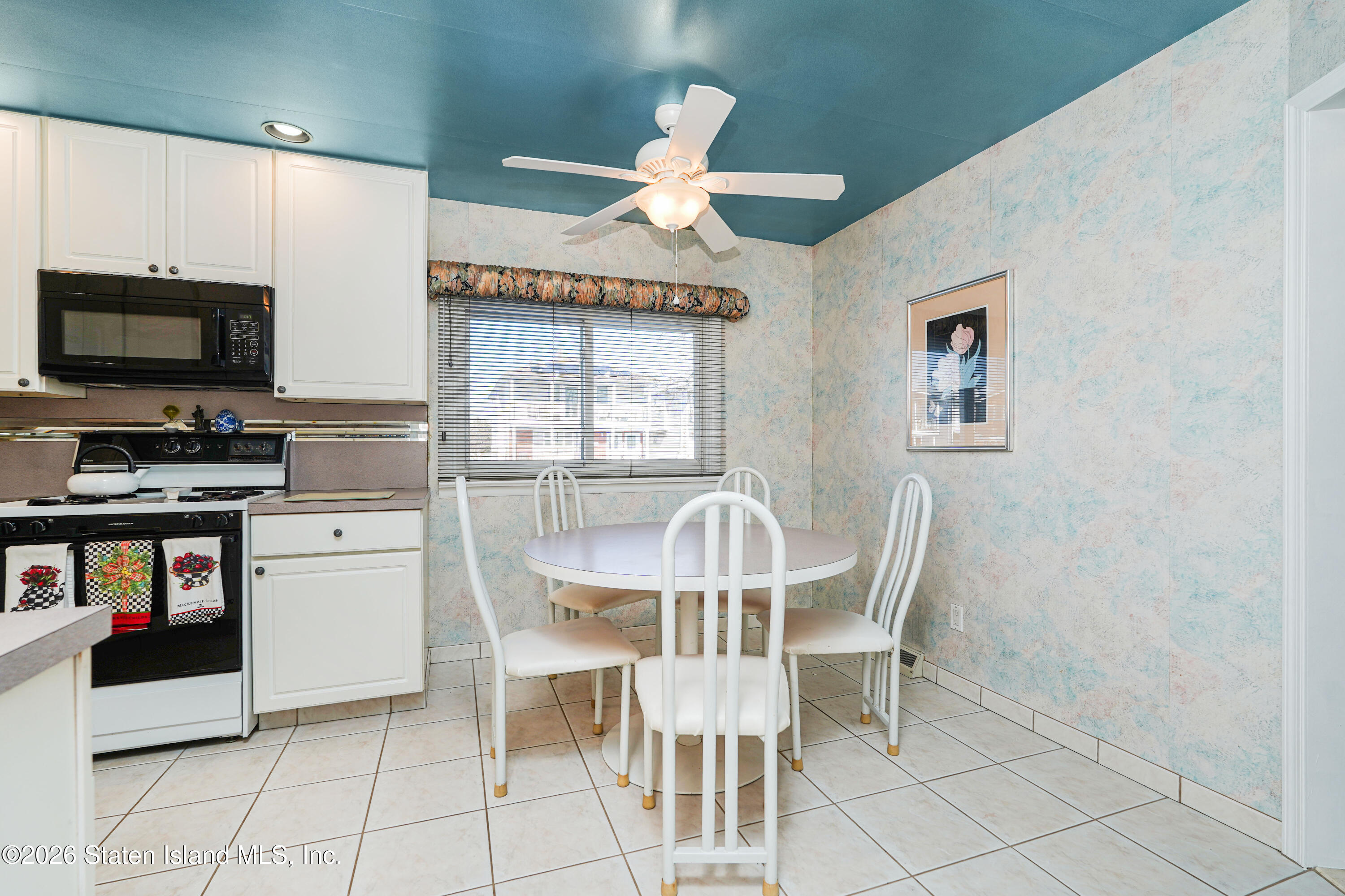 82 Birch Road Staten Island, NY 10303 - Photo 7 of 24 Photo Feb 05 2026, 2 13 11 PM