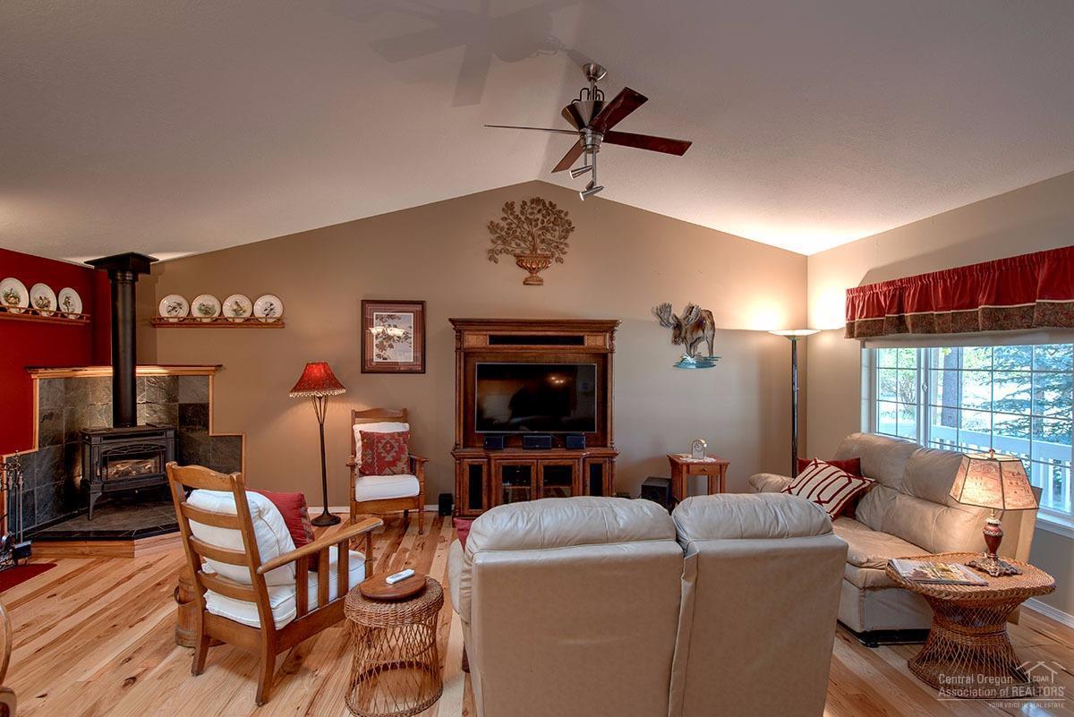 17200 Gadwall Road Bend, OR 97707 - Photo 6 of 25 Additional Photo