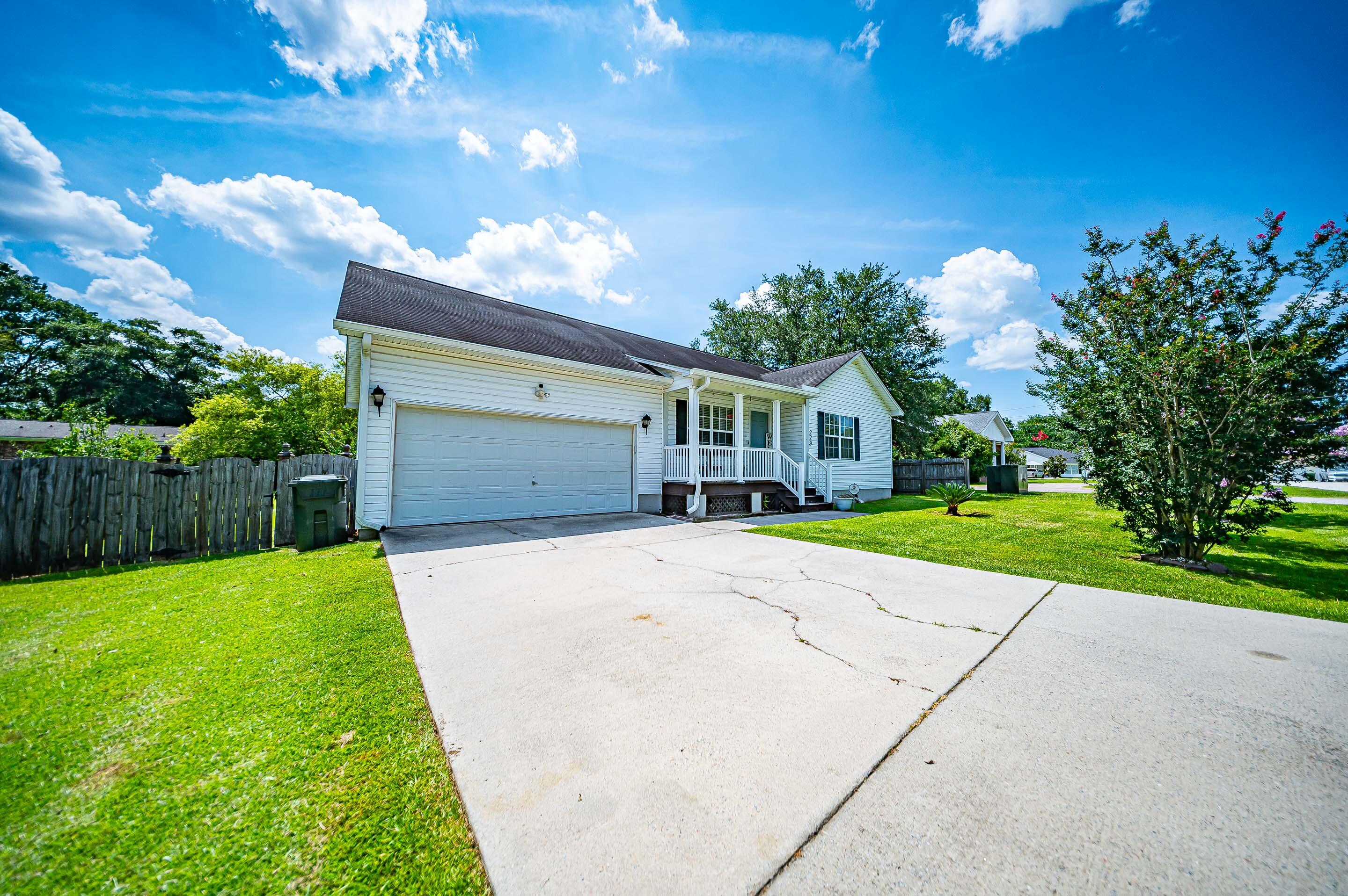 229 Lindy Creek Road Goose Creek, SC 29445 - Photo 4 of 59 JDH_0377