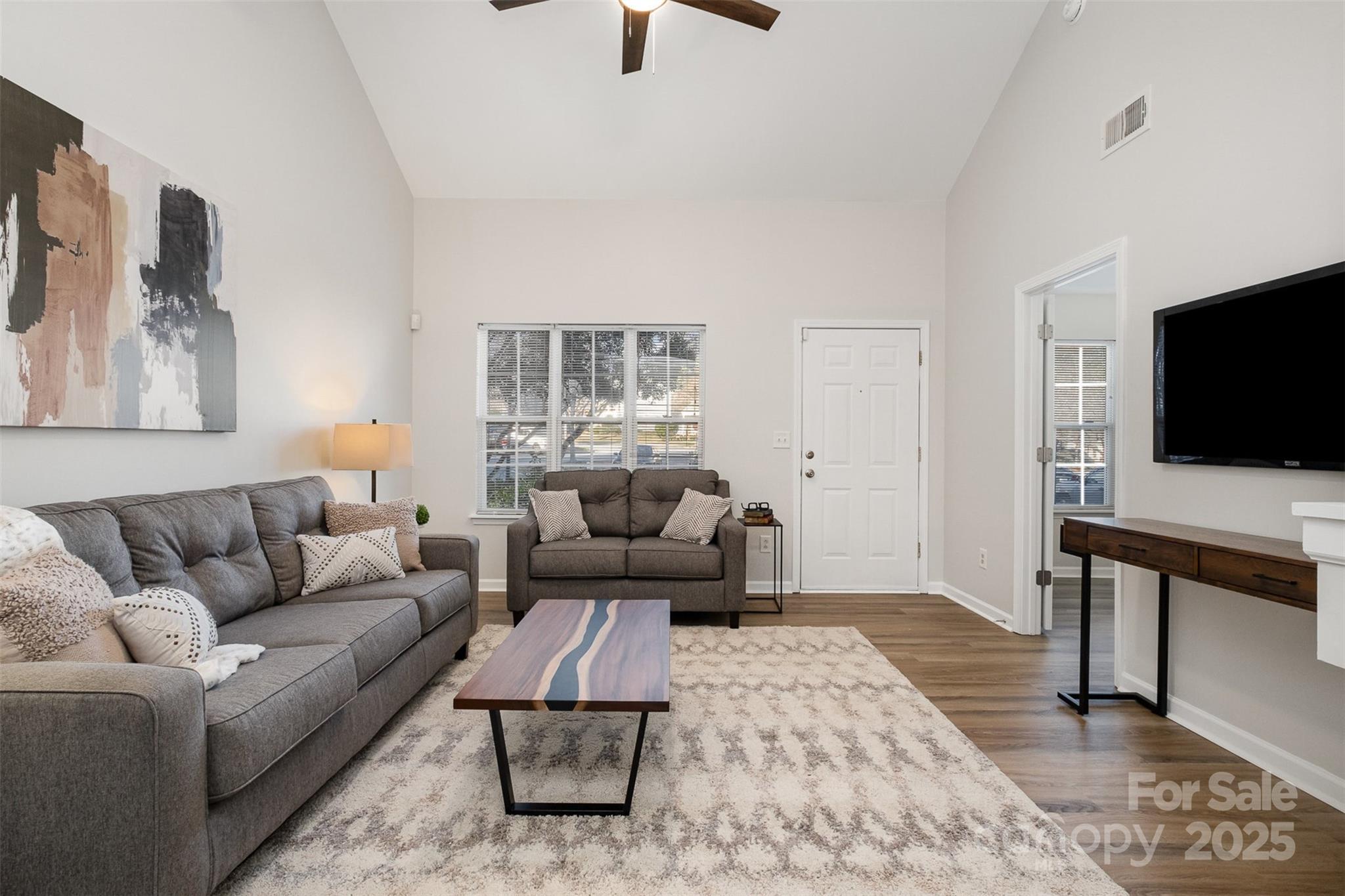 8146 Rudolph Road Charlotte, NC 28216 - Photo 3 of 41