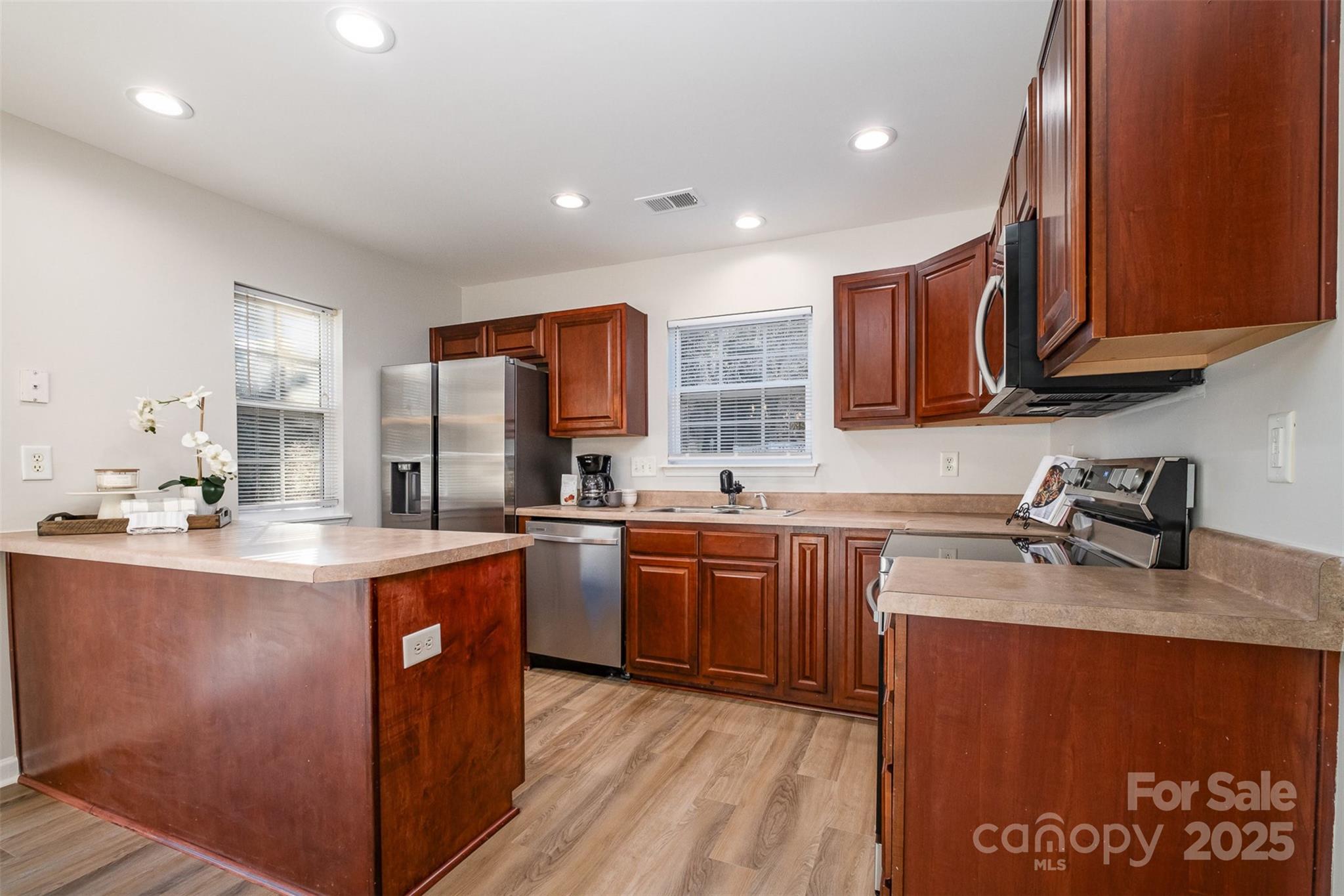 8146 Rudolph Road Charlotte, NC 28216 - Photo 8 of 41